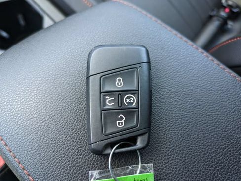 Used 2024 Volkswagen Tiguan Wolfsburg Edition AWD/4WD image 32