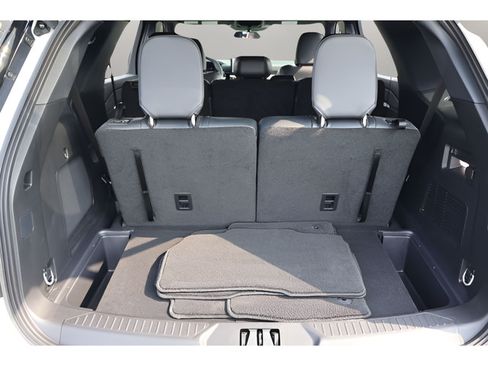 Used 2025 Ford Explorer ST-Line w/ ST-Line Street Pack AWD/4WD image 14