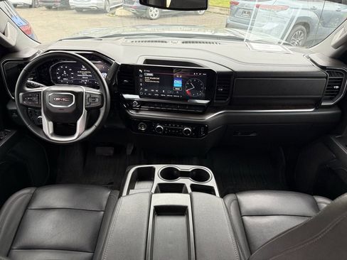 Used 2024 GMC Sierra 1500 SLT image 10