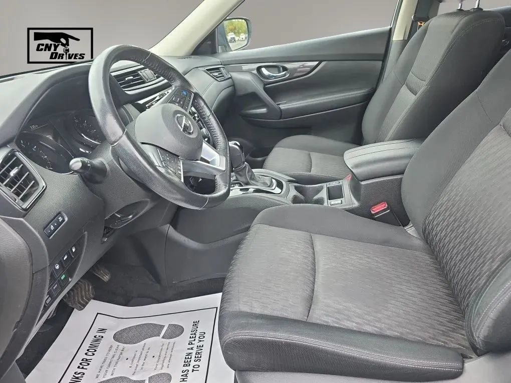 Used 2019 Nissan Rogue SV w/ Premium Package AWD/4WD image 9