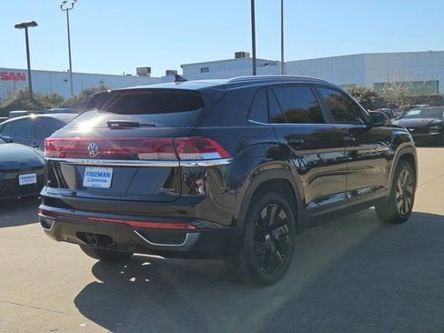 Used 2024 Volkswagen Atlas Cross Sport SE image 5