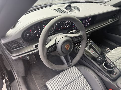 Certified 2024 Porsche 911 AWD/4WD image 4