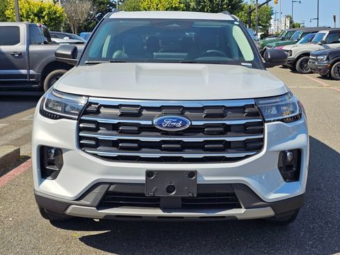 New 2026 Ford Explorer Active w/ Active Comfort Package AWD/4WD image 2