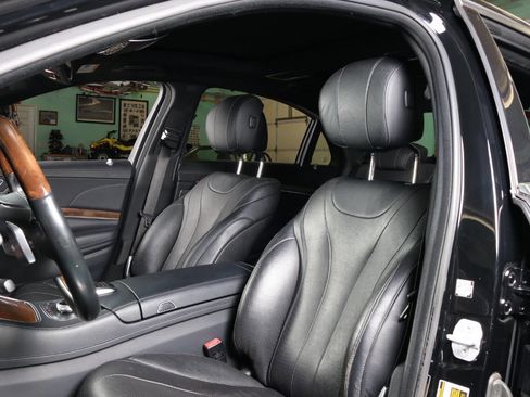 Used 2016 Mercedes-Benz S 550 4MATIC Sedan w/ Premium Package image 32