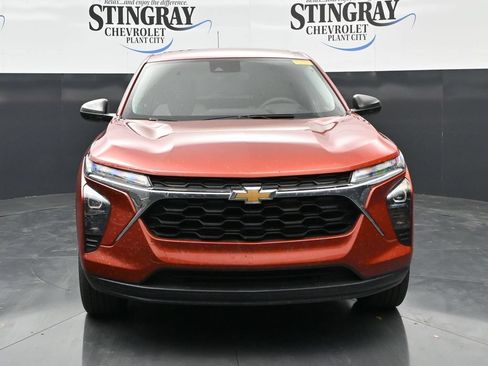 Certified 2024 Chevrolet Trax LS w/ Driver Confidence Package FWD image 2