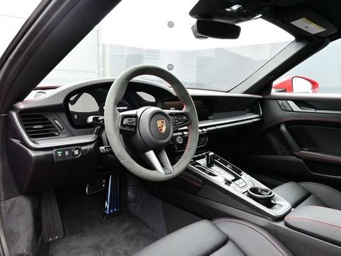 Certified 2025 Porsche 911 Carrera RWD image 4