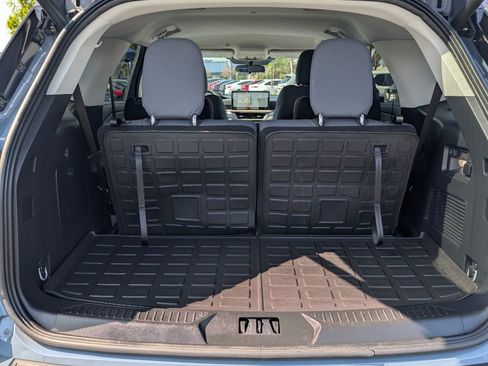 Used 2025 Ford Explorer Active RWD image 12