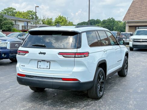 Used 2025 Jeep Grand Cherokee L Altitude AWD/4WD image 17