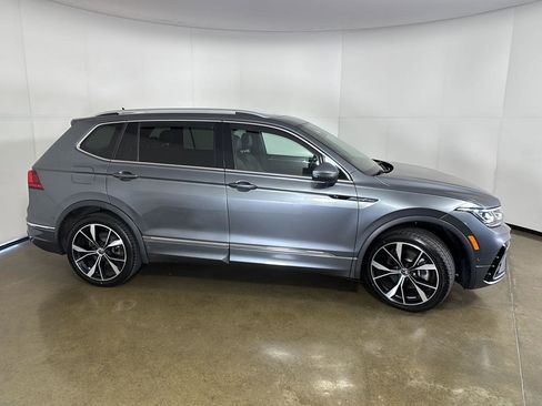 Used 2022 Volkswagen Tiguan SEL R-Line AWD/4WD image 11