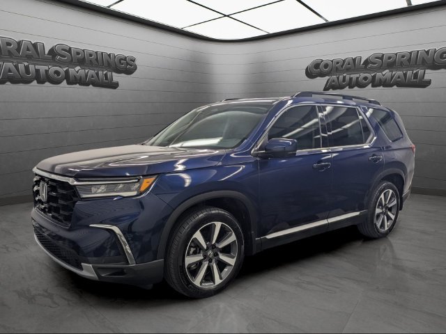 Certified 2024 Honda Pilot Touring image 3