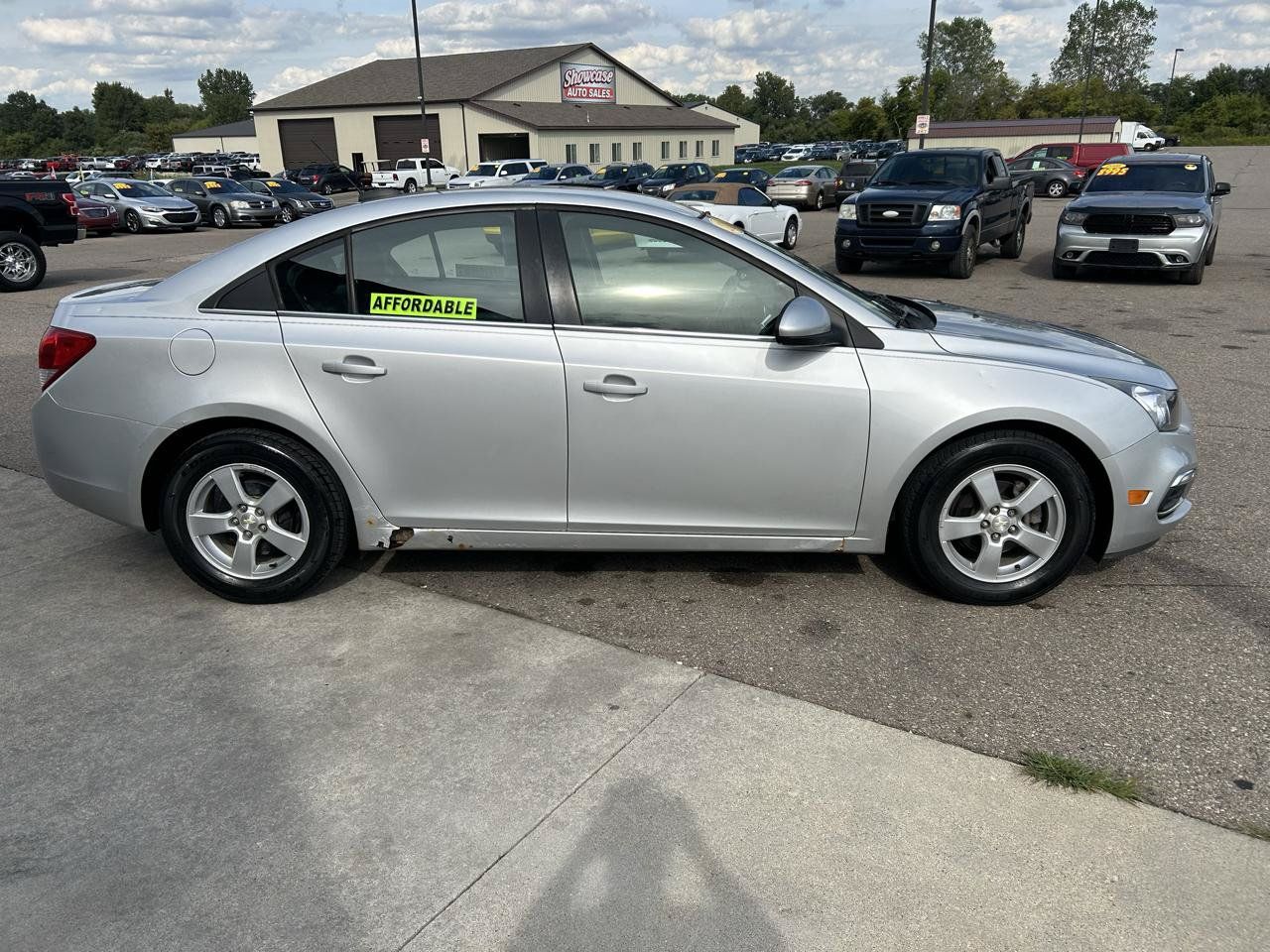 Used 2016 Chevrolet Cruze LT FWD image 4