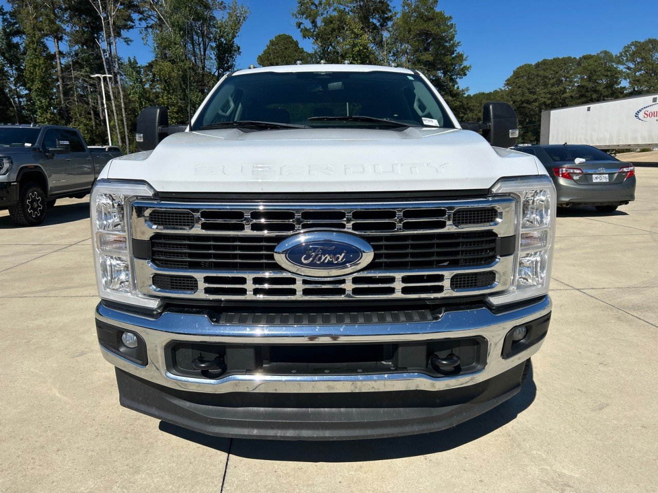 Used 2023 Ford F250 XLT AWD/4WD image 5