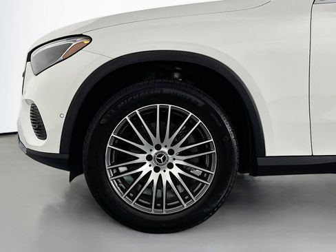 Certified 2026 Mercedes-Benz GLC 300 image 9