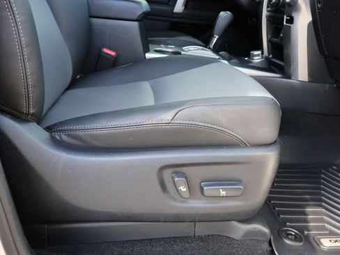 Used 2024 Toyota 4Runner SR5 Premium AWD/4WD image 10