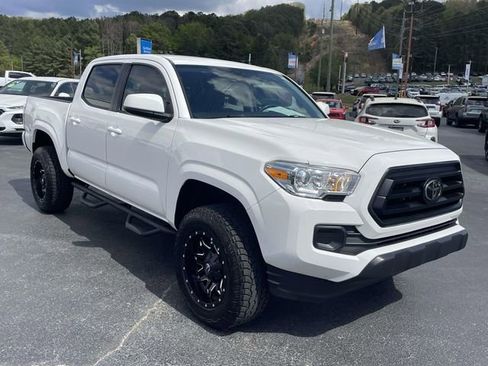 Used 2022 Toyota Tacoma SR w/ SR Convenience Package image 6