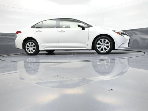 Certified 2024 Toyota Corolla LE AWD/4WD image 27