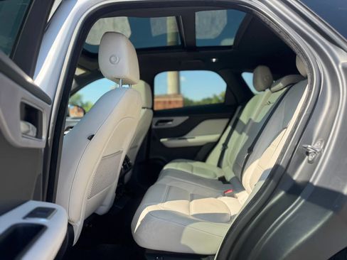 Used 2017 Jaguar F-PACE Prestige AWD/4WD image 12