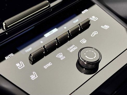 New 2025 Porsche Cayenne Turbo image 22