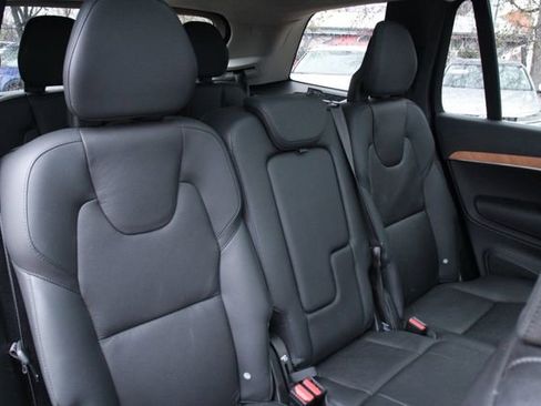 Used 2023 Volvo XC90 B6 Plus image 35