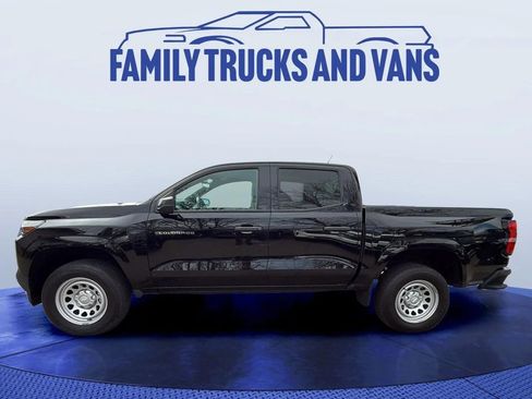 Used 2023 Chevrolet Colorado W/T image 2