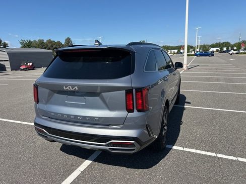 Used 2022 Kia Sorento S w/ Panoramic Sunroof Package FWD image 7