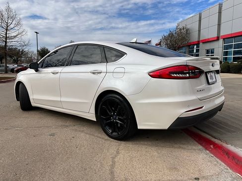 Used 2019 Ford Fusion SE w/ Equipment Group 151A image 7