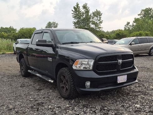 Used 2017 RAM 1500 Express AWD/4WD image 2