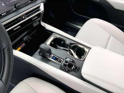 Used 2025 Lexus RX 350 Premium image 16