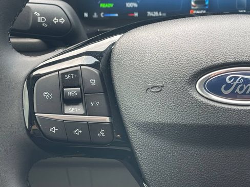 Used 2023 Ford Escape Platinum FWD image 17