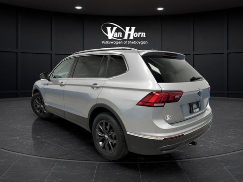 Used 2024 Volkswagen Tiguan SE AWD/4WD image 5