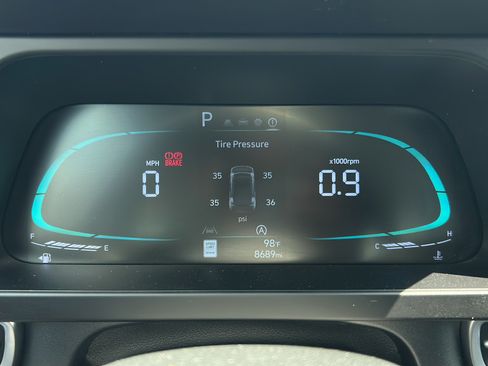 Used 2025 Hyundai Elantra SE FWD image 27