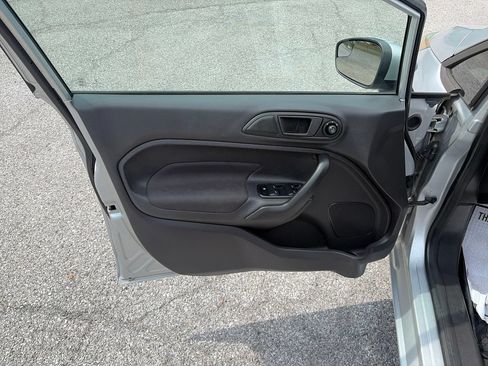 Used 2018 Ford Fiesta SE FWD image 11