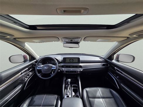 Used 2020 Kia Telluride EX image 32
