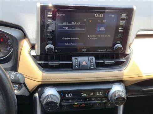 Used 2020 Toyota RAV4 XLE Premium FWD image 11