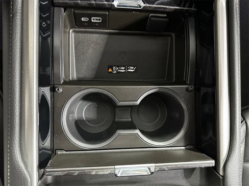 Used 2024 GMC Yukon Denali image 25