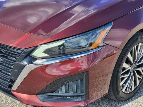 Certified 2023 Nissan Altima 2.5 SV w/ SV Premium Package image 7