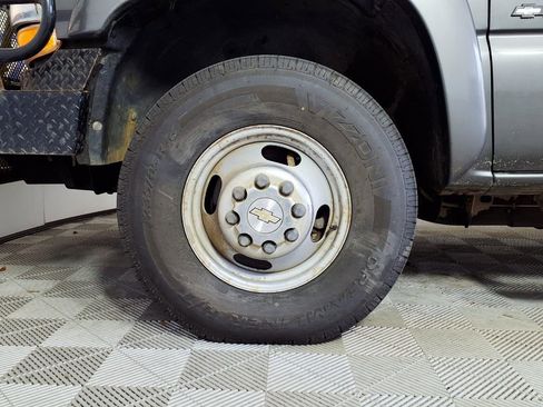 Used 2001 Chevrolet Silverado 3500 LT w/ Off-Road Skid Plate Pkg image 7