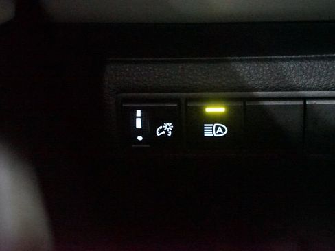 Certified 2025 Toyota Corolla LE image 22