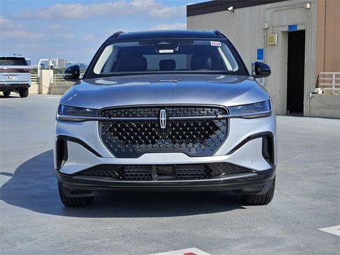 New 2026 Lincoln Nautilus Reserve image 2