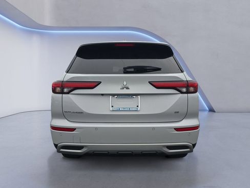 Used 2024 Mitsubishi Outlander SE image 4