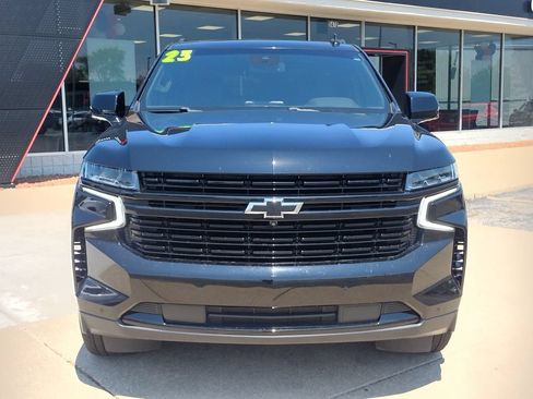 Used 2023 Chevrolet Suburban RST w/ Luxury Package AWD/4WD image 2