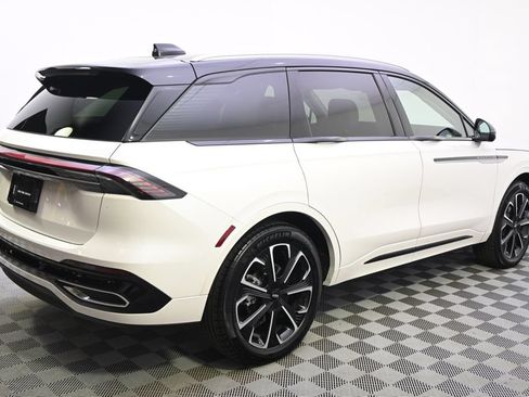 New 2026 Lincoln Nautilus Reserve AWD/4WD image 7
