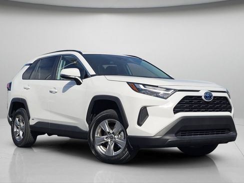 Used 2024 Toyota RAV4 LE AWD/4WD image 2