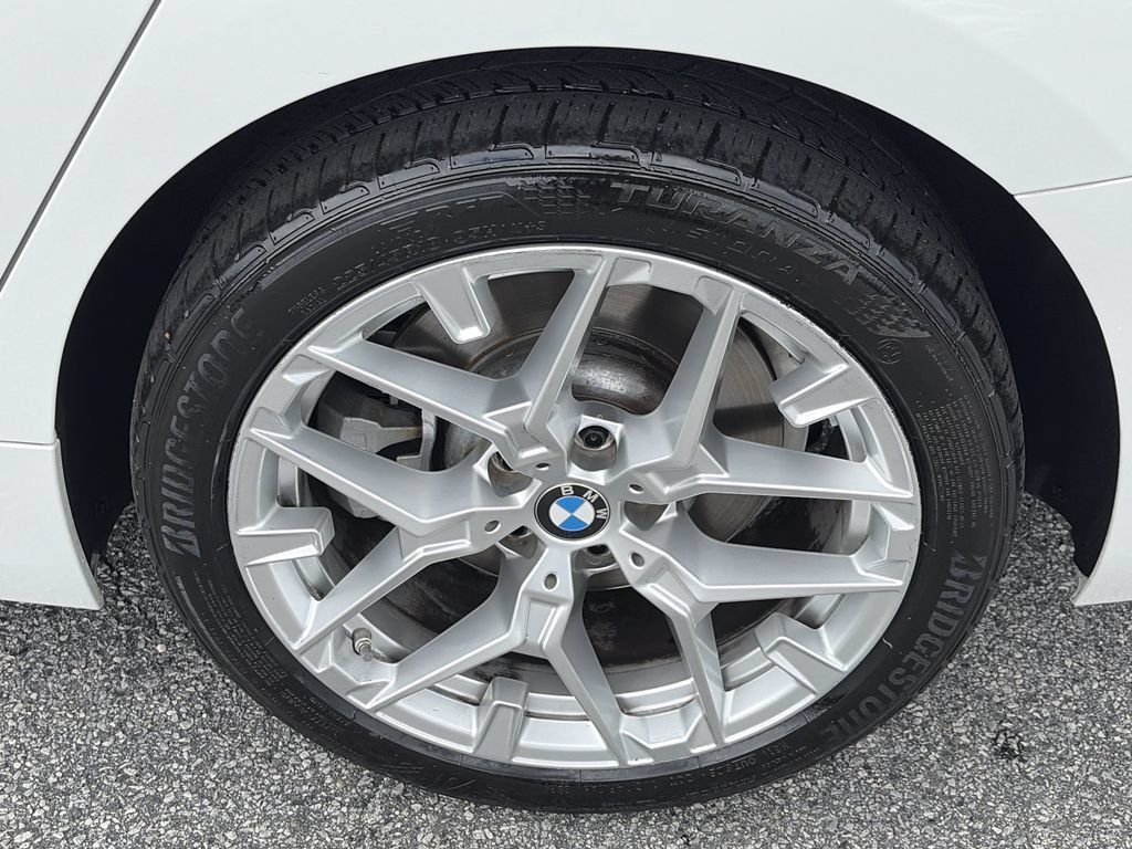 Used 2025 BMW 330i xDrive Sedan AWD/4WD image 27