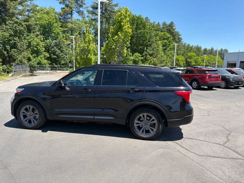 Used 2023 Ford Explorer XLT w/ Equipment Group 202A AWD/4WD image 8