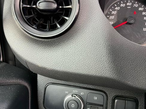 Used 2022 Mercedes-Benz Sprinter 2500 image 26