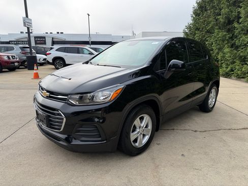 Used 2020 Chevrolet Trax LS w/ Tint and Cruise Package FWD image 7