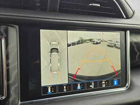 Used 2023 GMC Yukon Denali RWD image 12