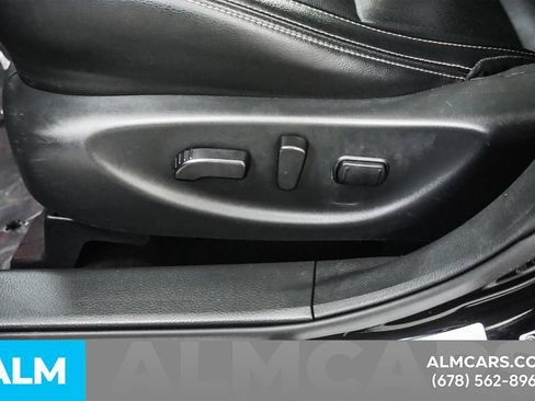 Used 2023 Nissan Maxima SL FWD image 32