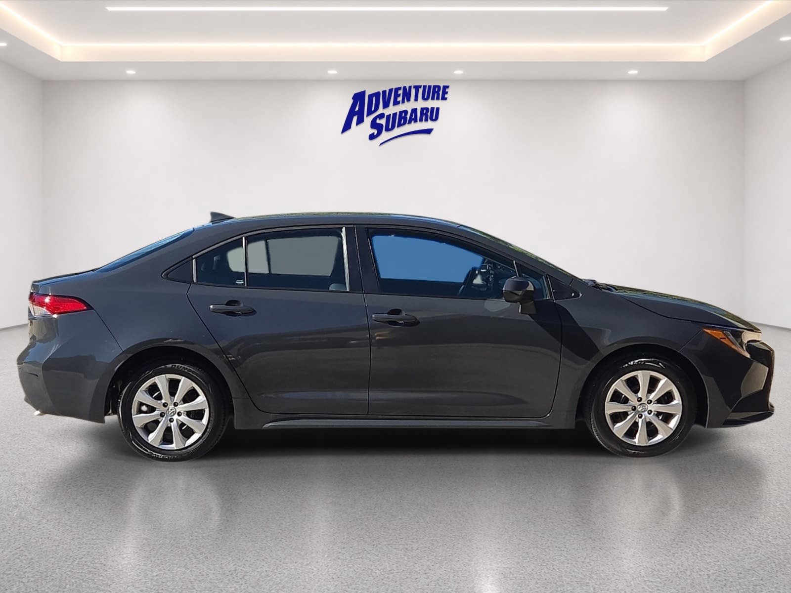 Used 2025 Toyota Corolla LE FWD image 7